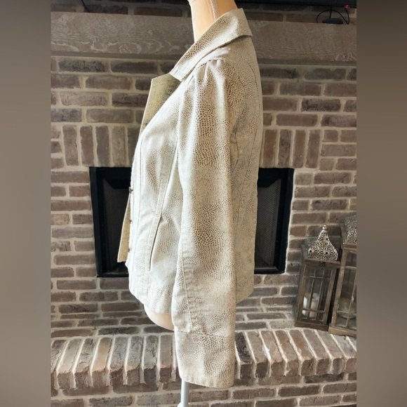 AMX ladies tan jacket with print, size small - Picture 8 of 8